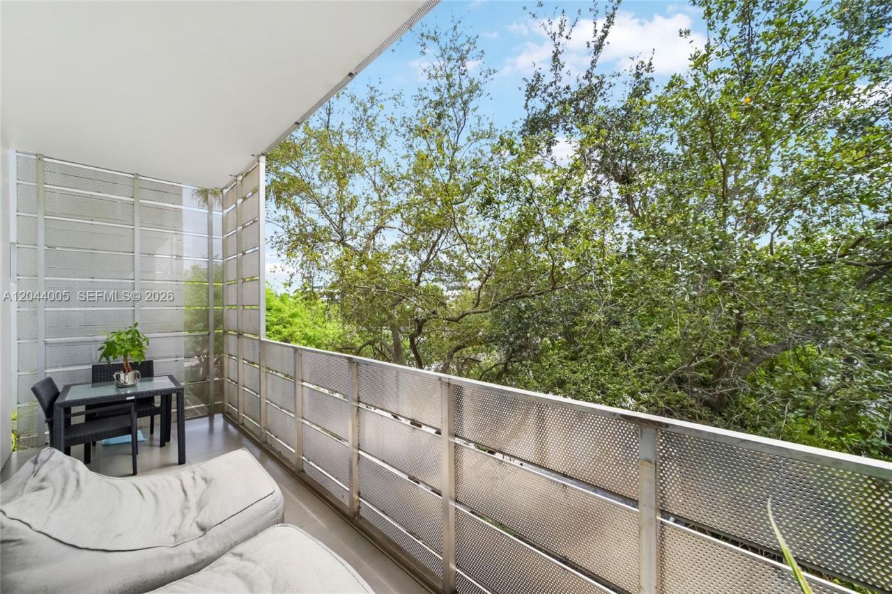 1700 Meridian Ave, Unit 310, Miami Beach, FL 33139 Photo
