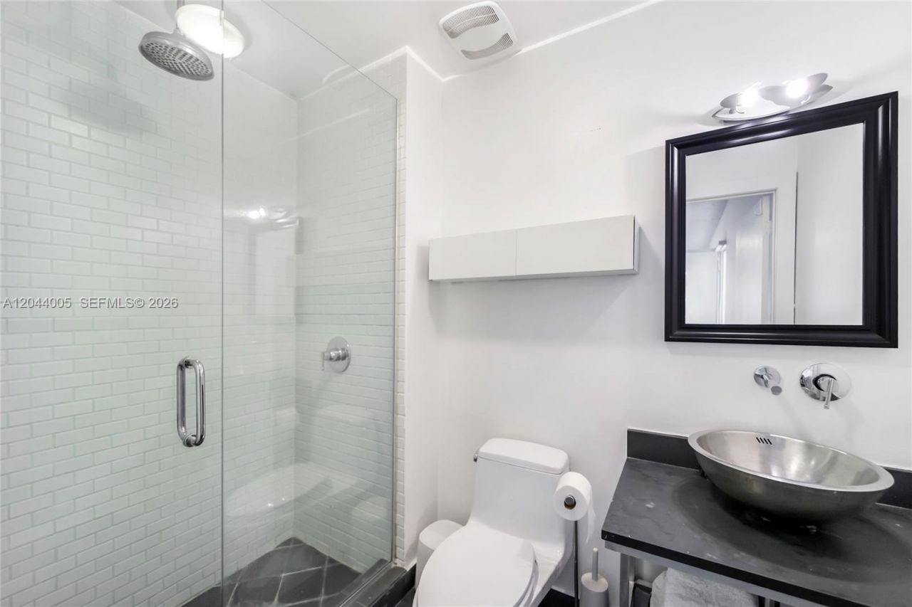 1700 Meridian Ave, Unit 310, Miami Beach, FL 33139 Photo