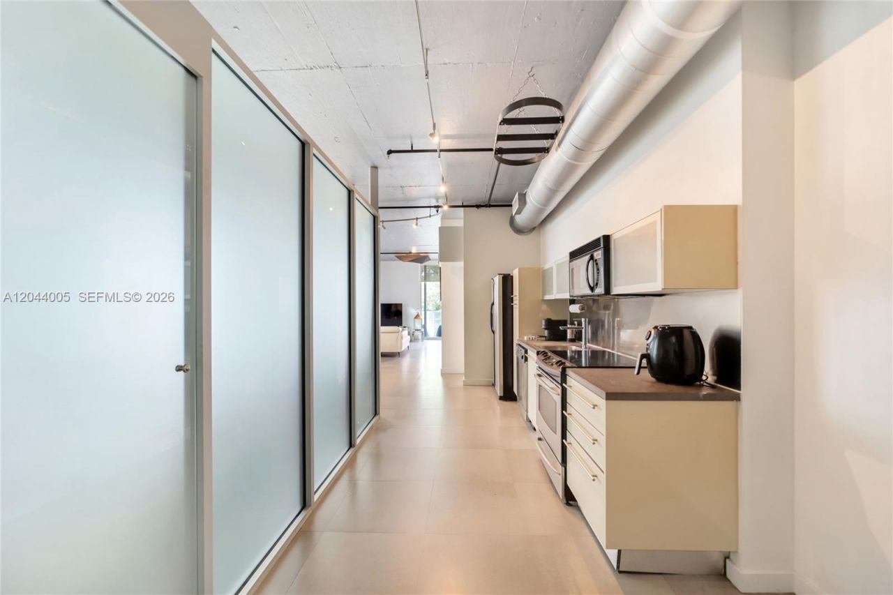 1700 Meridian Ave, Unit 310, Miami Beach, FL 33139 Photo