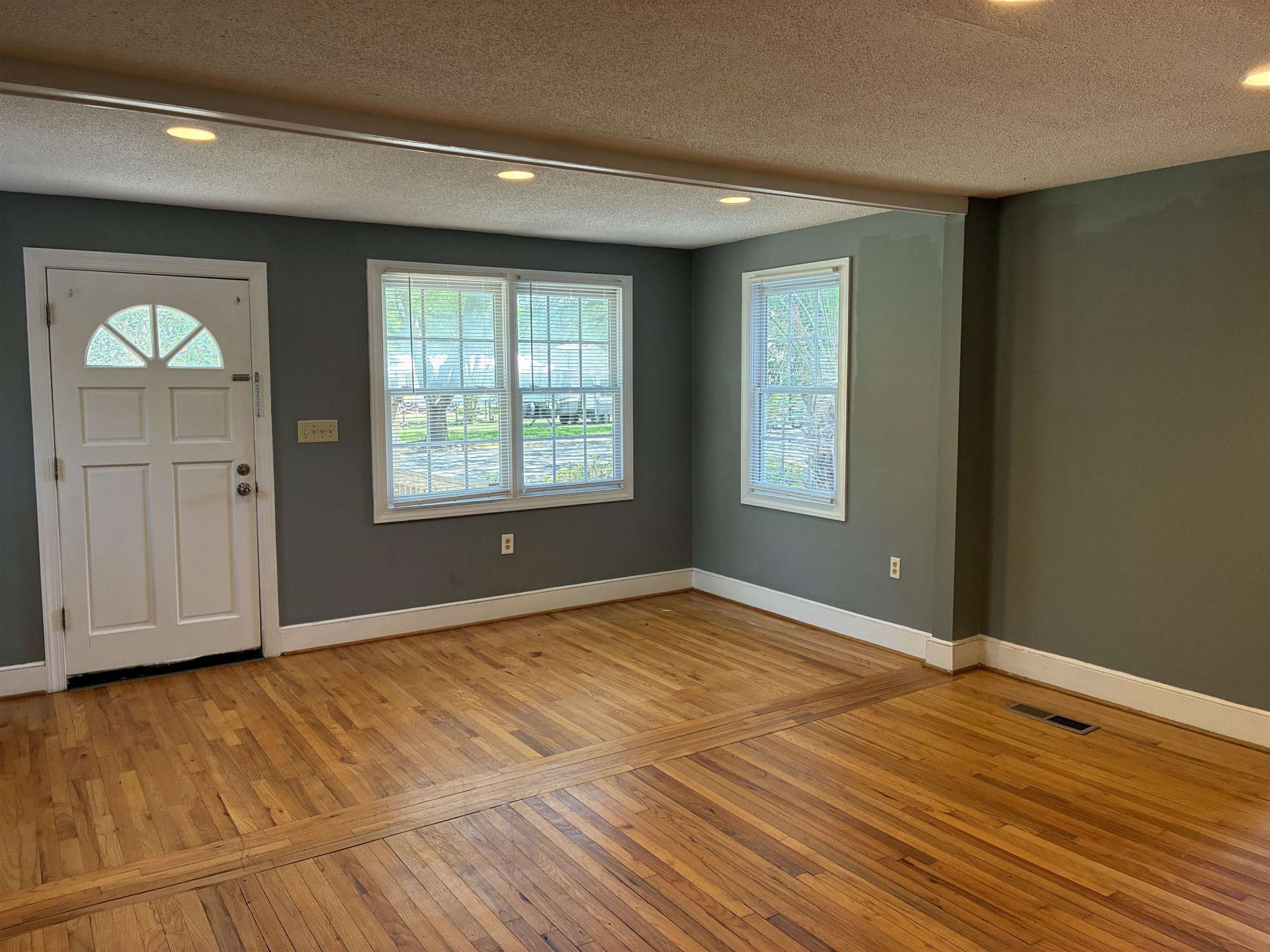1302 Saville St. Photo 11