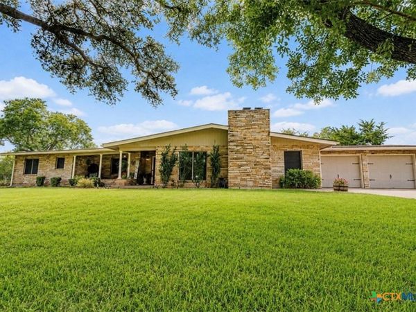 291 N Mesquite Drive , Victoria, TX 77905