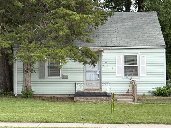 10 W 37th Avenue, Hobart, IN 46342