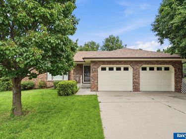 5601 Elk Circle, Lincoln, NE 68516