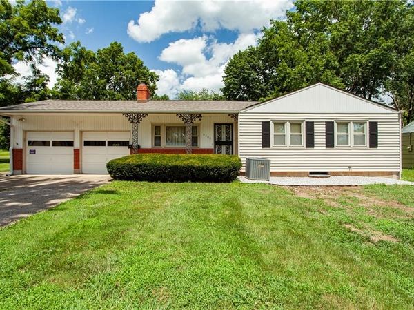 9806 E 77th Street, Kansas City, MO 64138