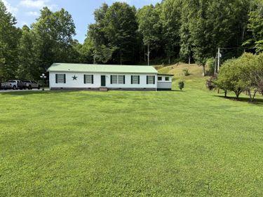 75 Cornwell Station Road, Frenchburg, KY 40322