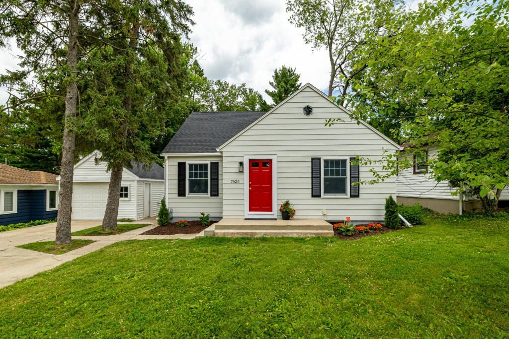 7626 Grand Street, Dexter, MI 48130 Main Photo
