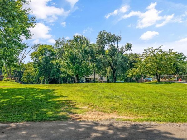 Pleasant View Ave, Maryville, TN 37803