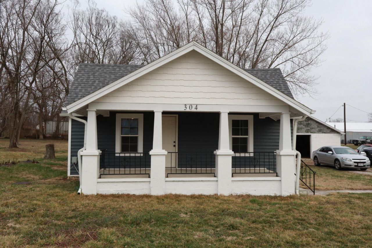 304 N Thurmond Avenue, Ash Grove, MO 65604 Main Photo