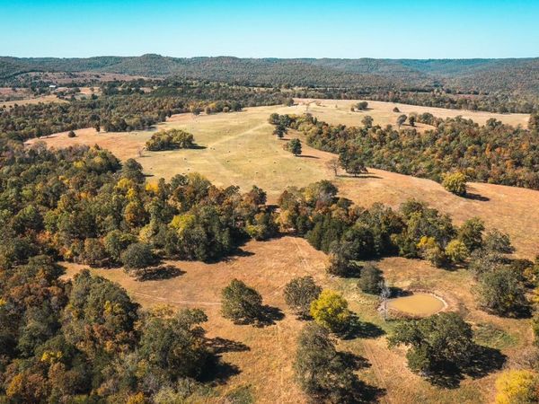 005 Gunnison Road, Kirbyville, MO 65679
