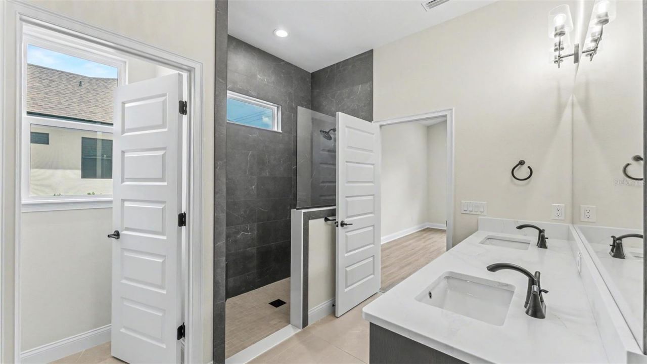 5367 Clubhouse Hills Lane, Lakeland, FL 33812 Photo