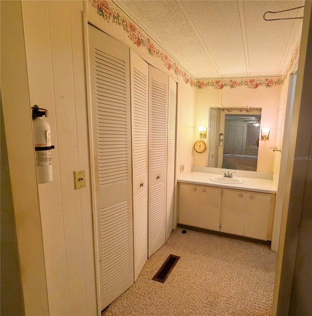 209 Jacaranda Drive , Leesburg, FL 34748 Photo
