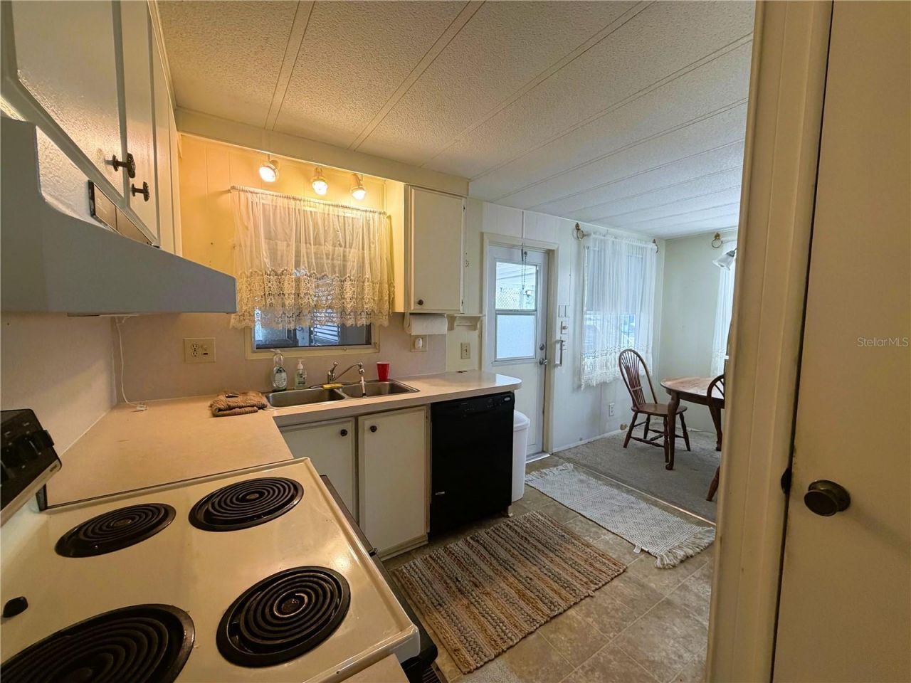 209 Jacaranda Drive , Leesburg, FL 34748 Photo