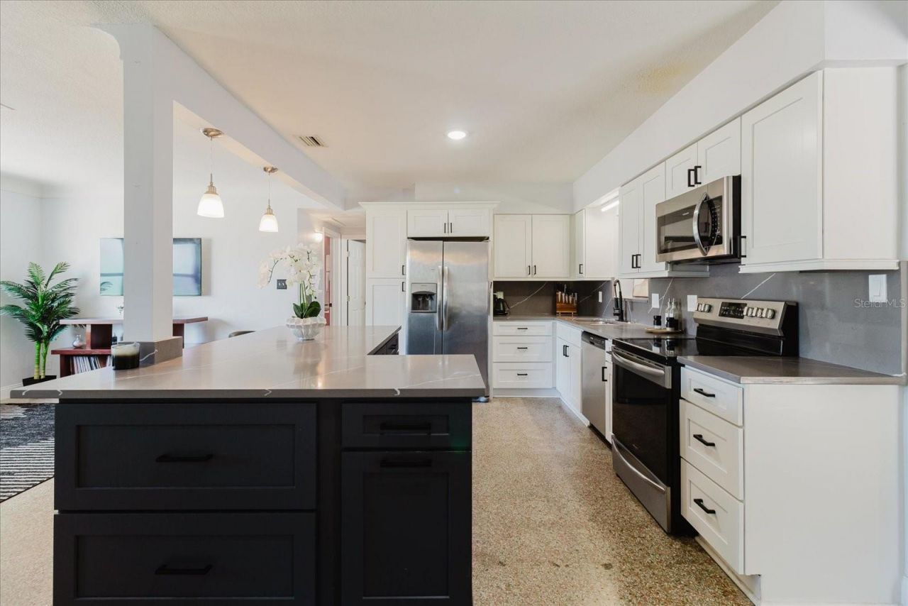 3597 27th Avenue S, Saint Petersburg, FL 33711 Photo