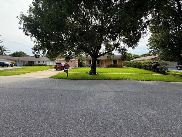 4215 LATONA AVENUE , WEST PALM BEACH, FL 33407