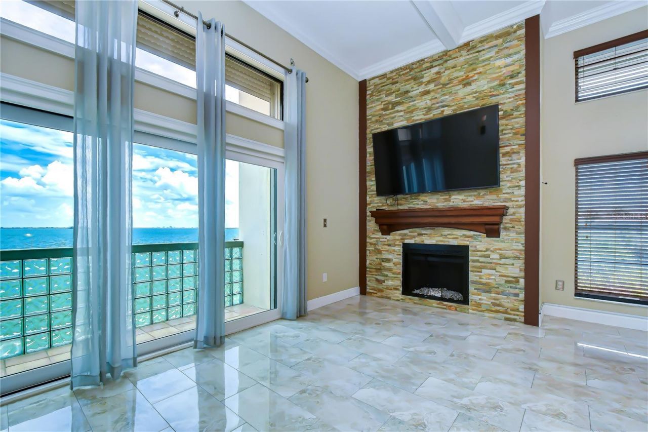 6504 Surfside Boulevard, Unit 8, Apollo Beach, FL 33572 Photo