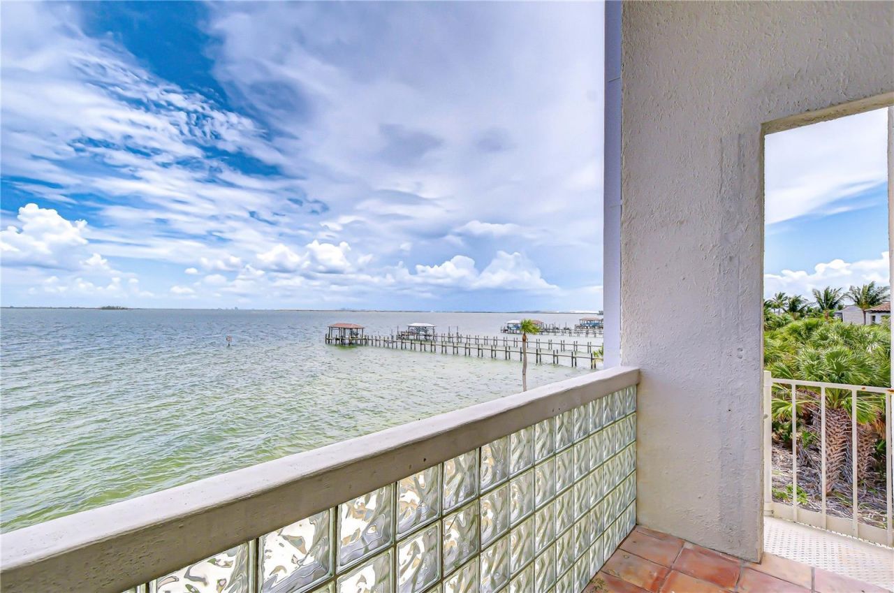 6504 Surfside Boulevard, Unit 8, Apollo Beach, FL 33572 Photo