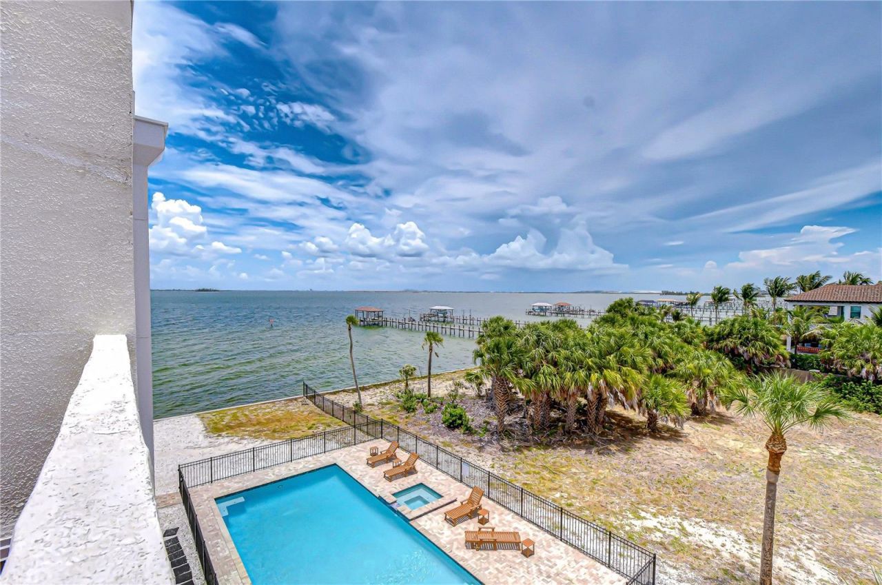 6504 Surfside Boulevard, Unit 8, Apollo Beach, FL 33572 Photo