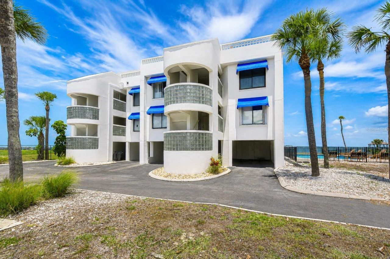 6504 Surfside Boulevard, Unit 8, Apollo Beach, FL 33572 Photo