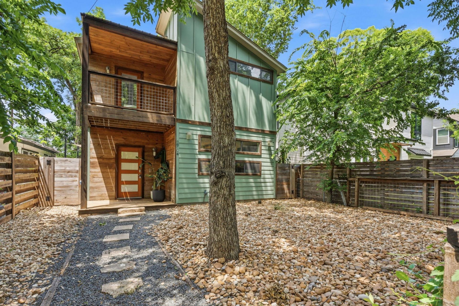 2704 E 4th St, Austin, TX 78702 Main Photo