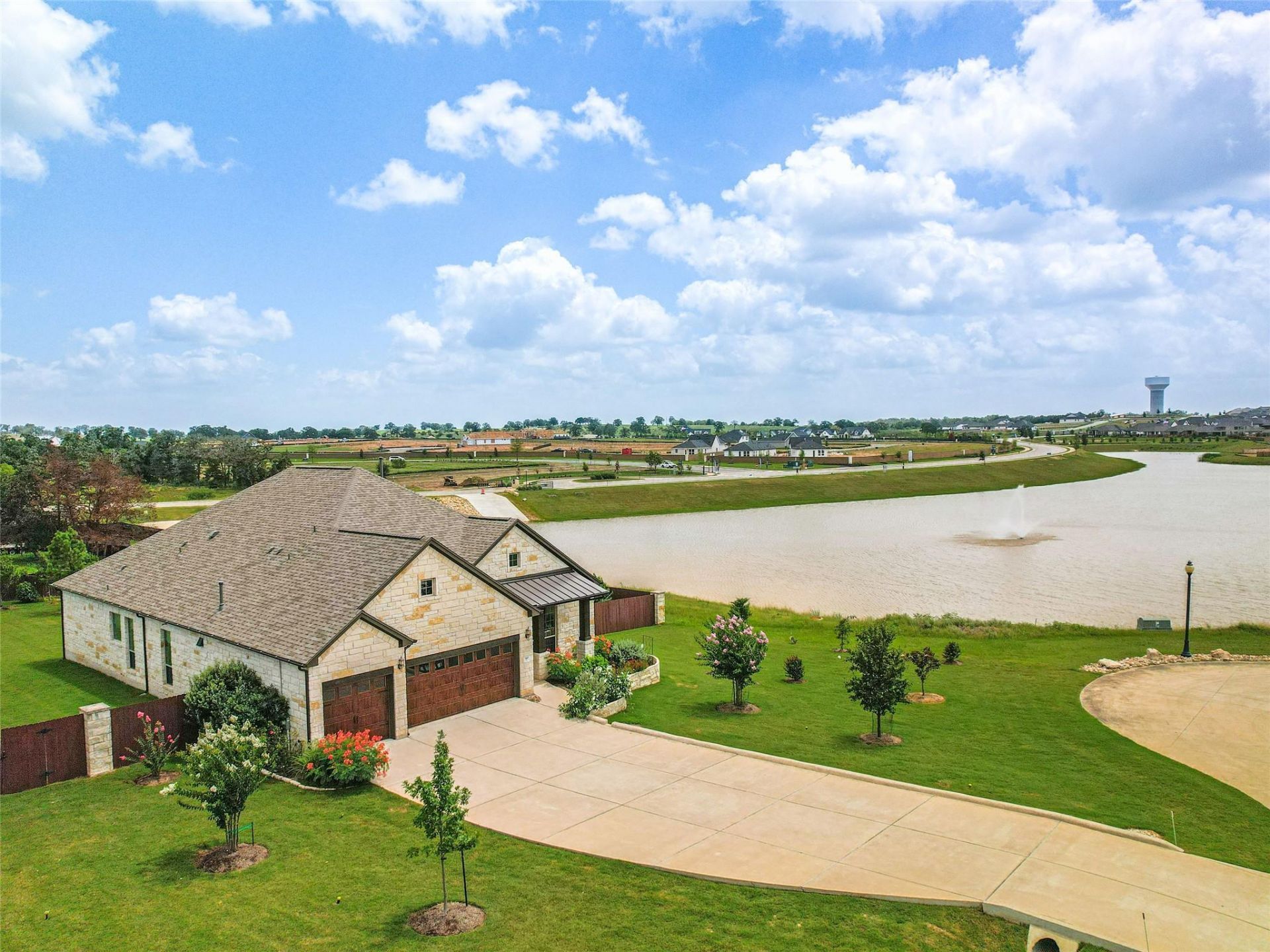 340 Chisholm Trl, Bastrop, TX 78602 Main Photo
