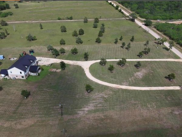 626 Sparta Field RD, Waelder, TX 78959