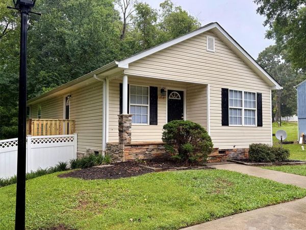 1918 W Fifth Avenue , Gaston, NC 28052