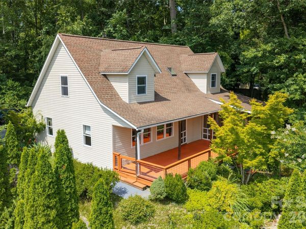 847 N Lakeside Drive , Hendersonville, NC 28739