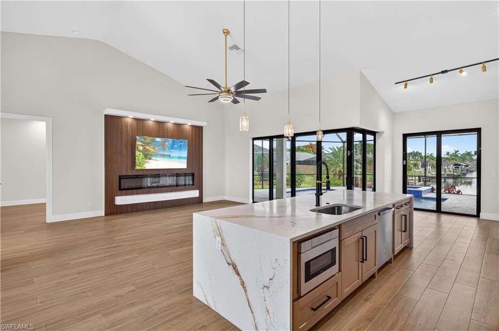 2201 Beach Pkwy W, Cape Coral, FL 33914 Photo