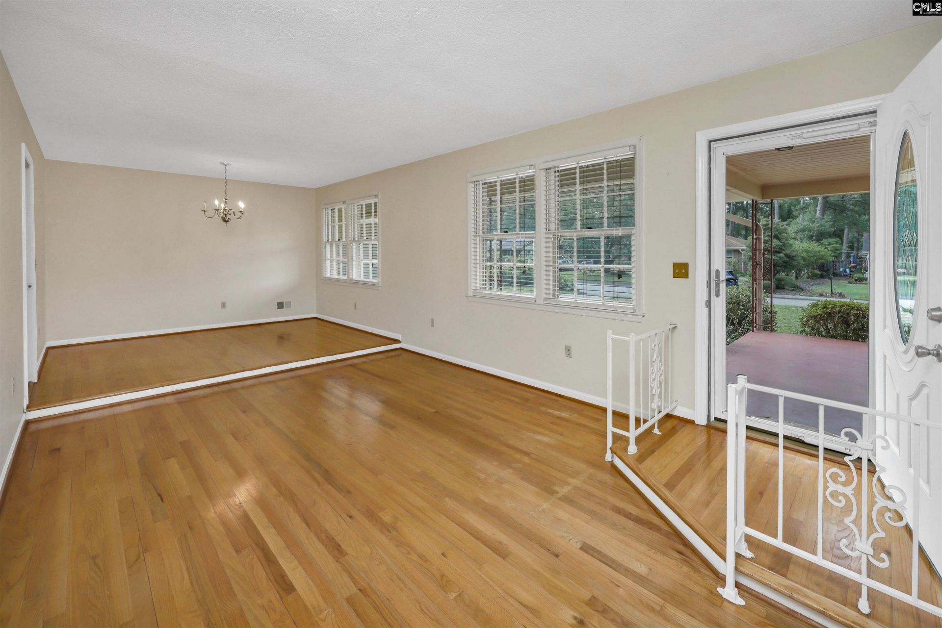 3208 Woodsen Circle  Photo 10