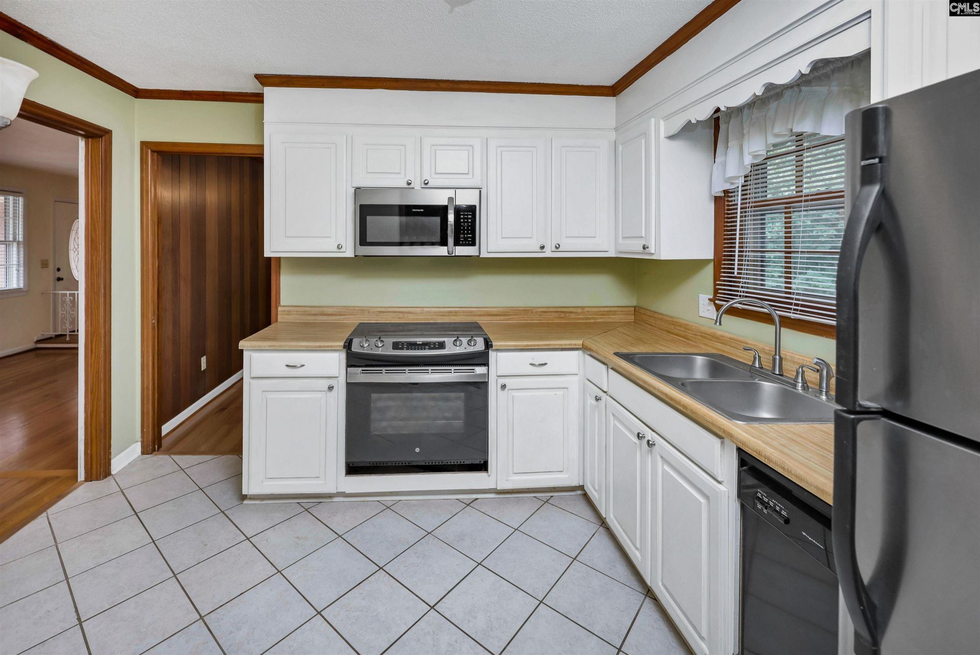 3208 Woodsen Circle  Photo 18