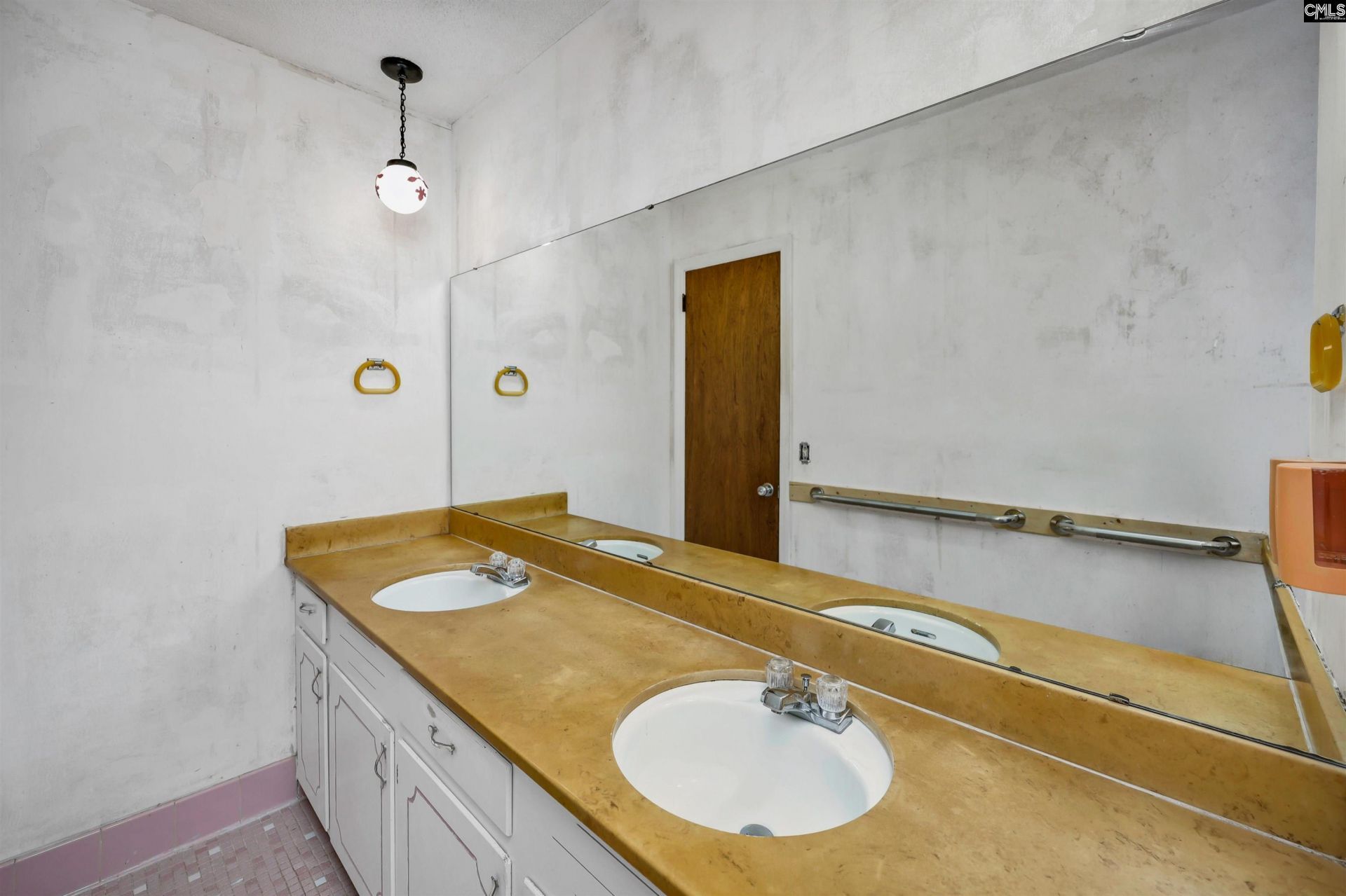3208 Woodsen Circle  Photo 27