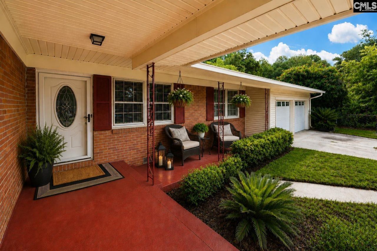 3208 Woodsen Circle  Photo 5