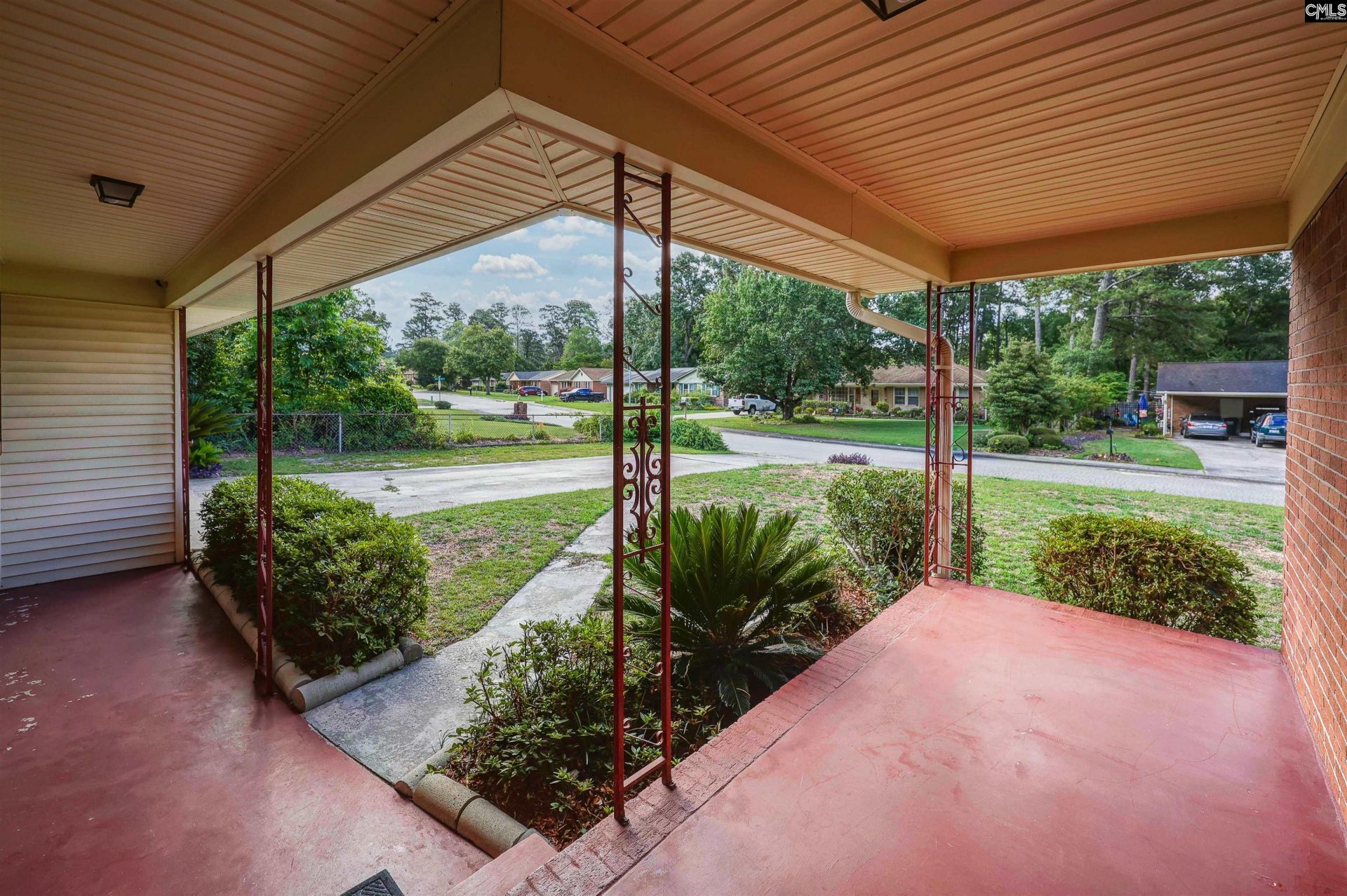 3208 Woodsen Circle  Photo 6