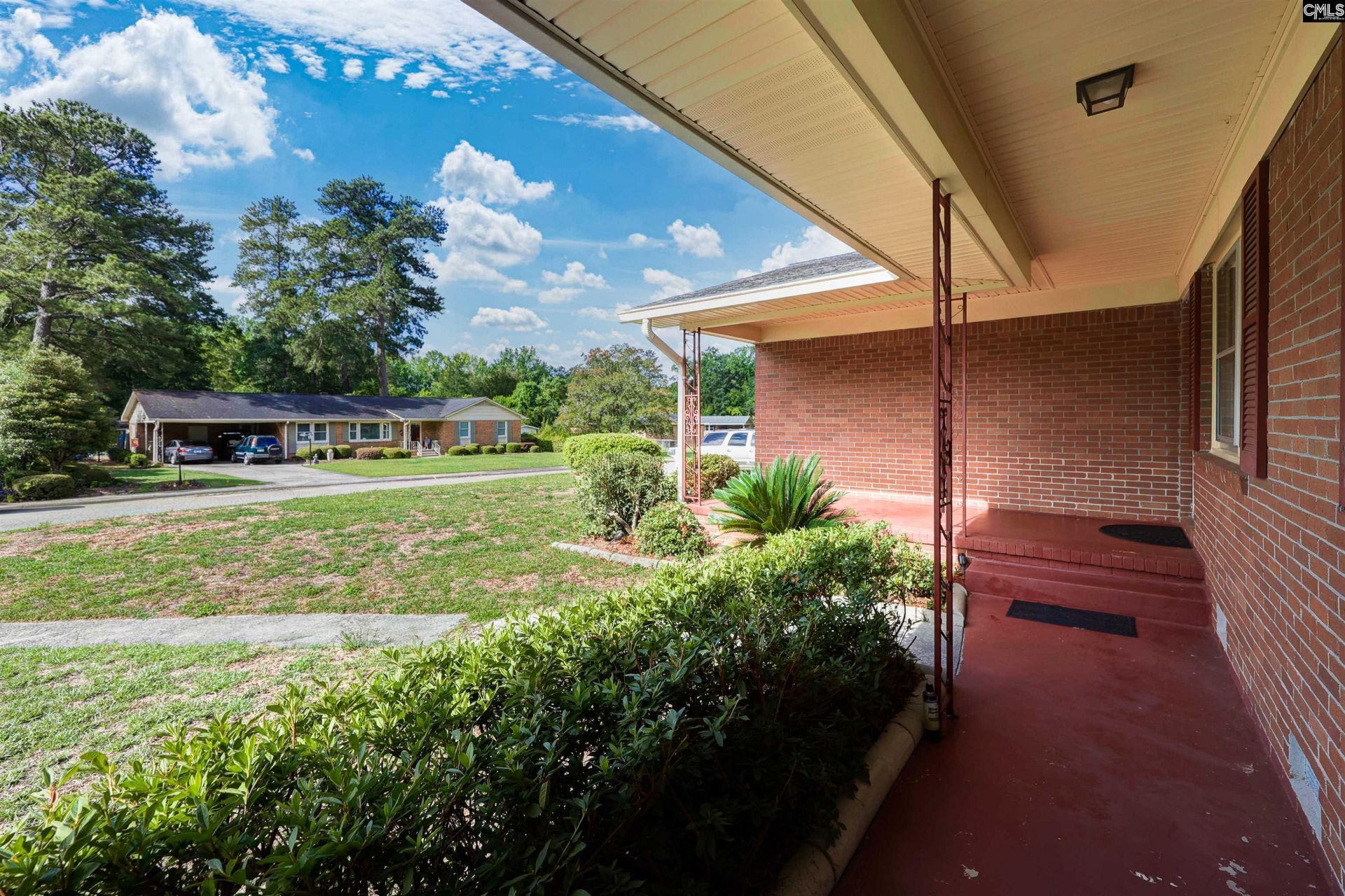 3208 Woodsen Circle  Photo 7