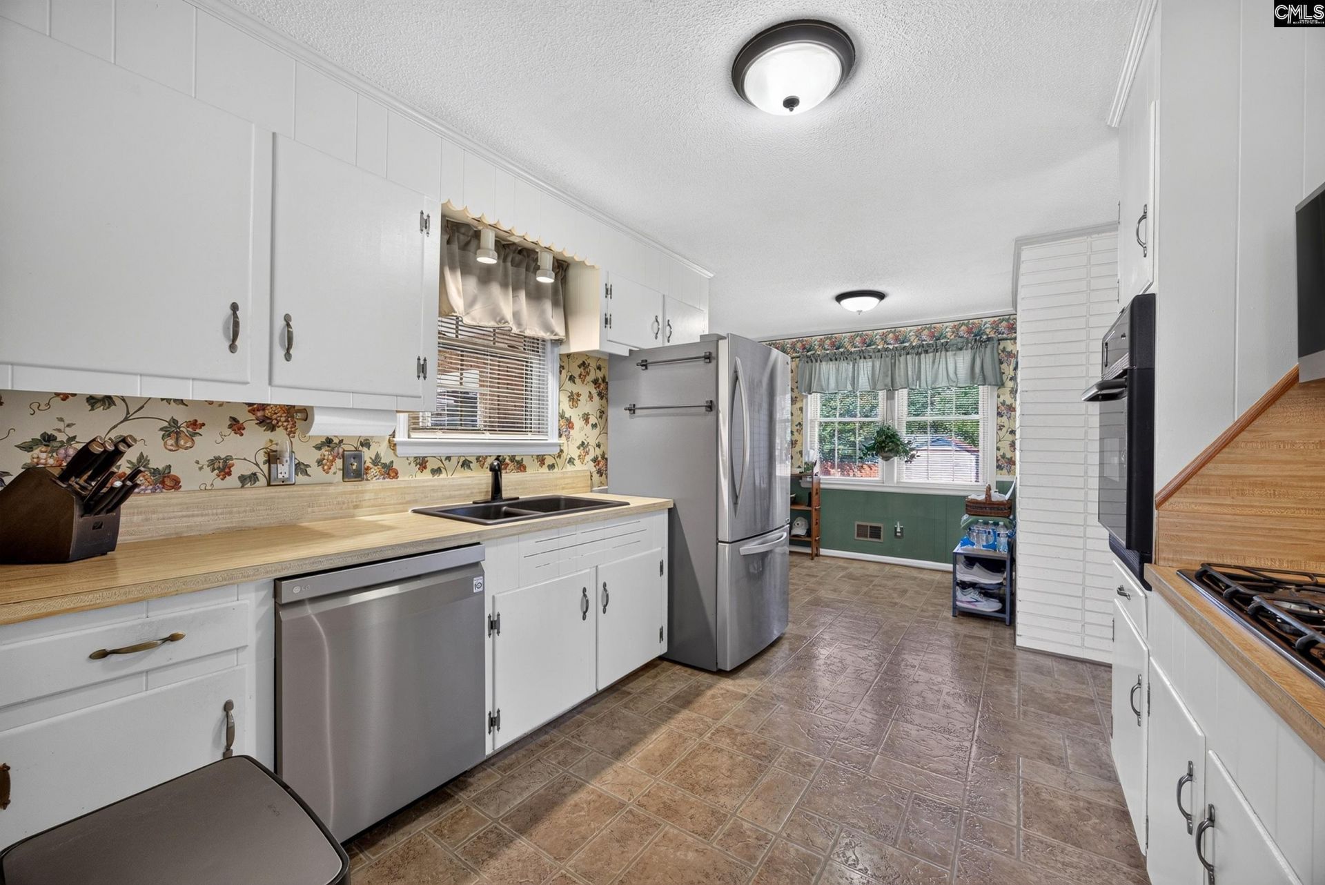 1332 Hummingbird Drive  Photo 6