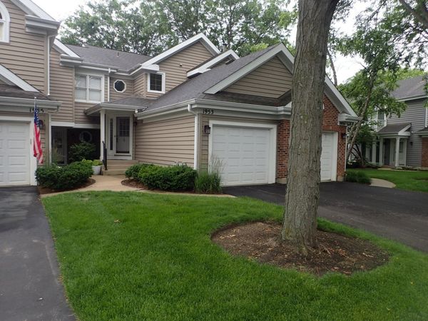 1953 N Coldspring Road, Arlington Heights, IL 60004