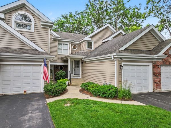 1953 N Coldspring Road, Arlington Heights, IL 60004