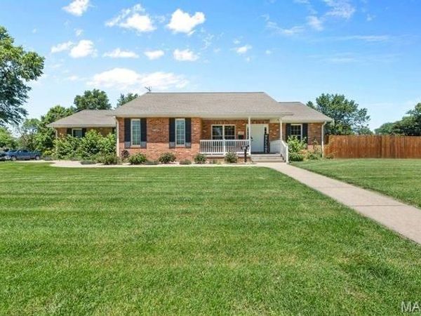 211 W Old Route 66 , Mount Olive, IL 62069