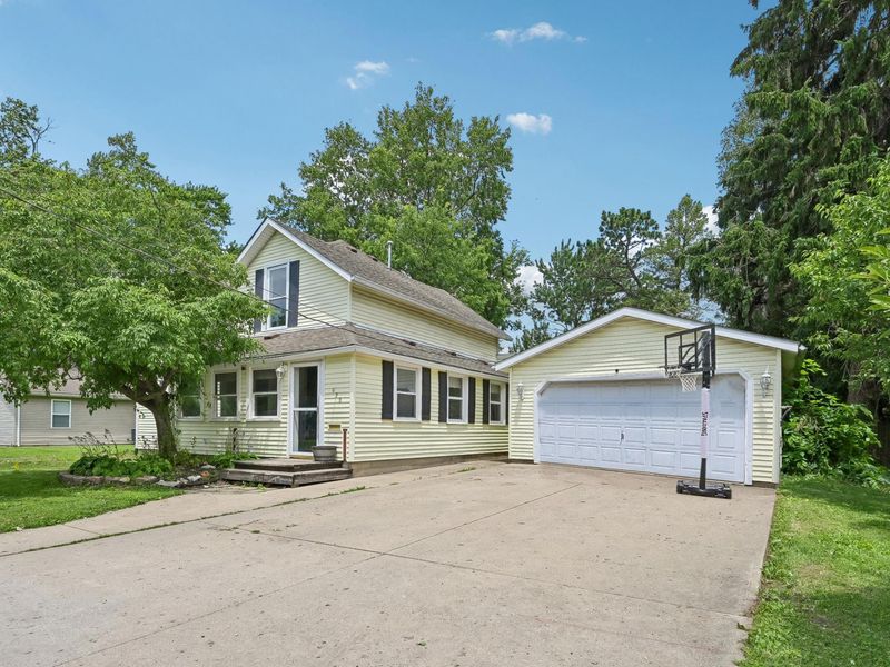 638 W Light Street, Urbana, OH 43078 Photo 2