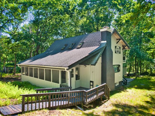 326 Gold Finch Road, Bushkill, PA 18324
