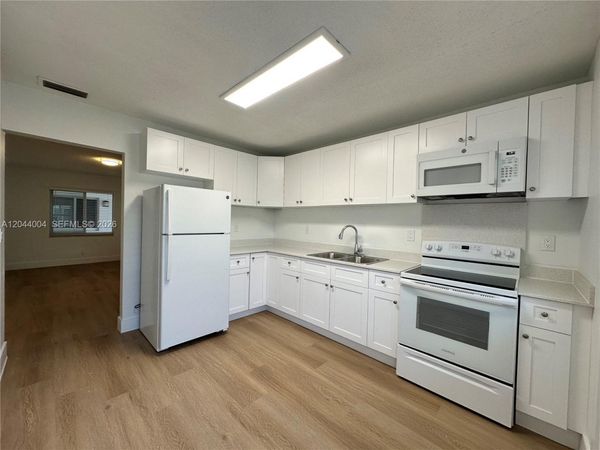 3700 NE 22nd Ave , Unit 4, Lighthouse Point, FL 33064