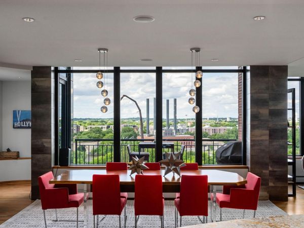 215 10th Avenue S, Unit 910, Minneapolis, MN 55415