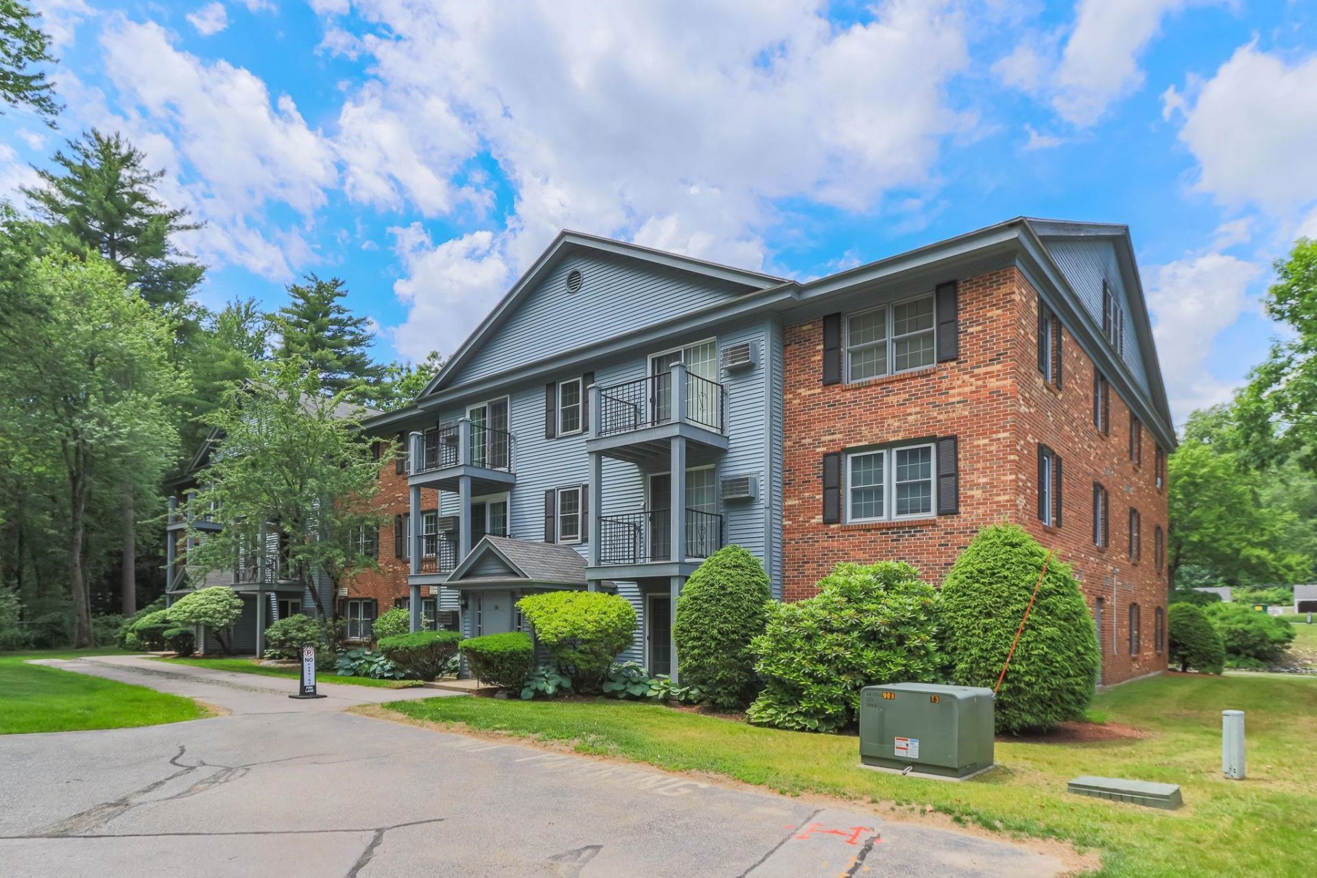 16 Northbrook Drive, Unit 1605, Manchester, NH 03102 Main Photo