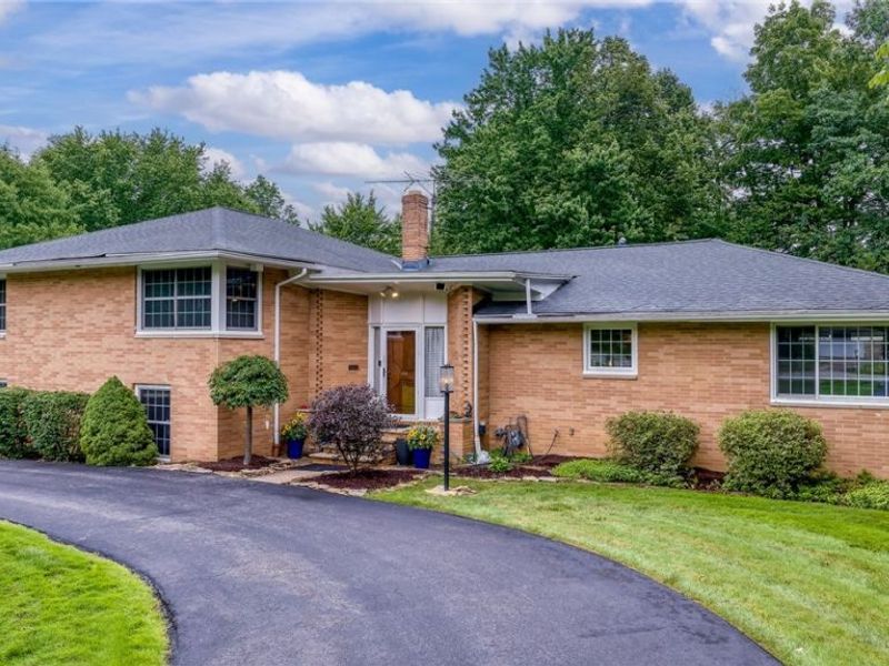 3819 Brainard Road, Woodmere, OH 44122 Photo 1