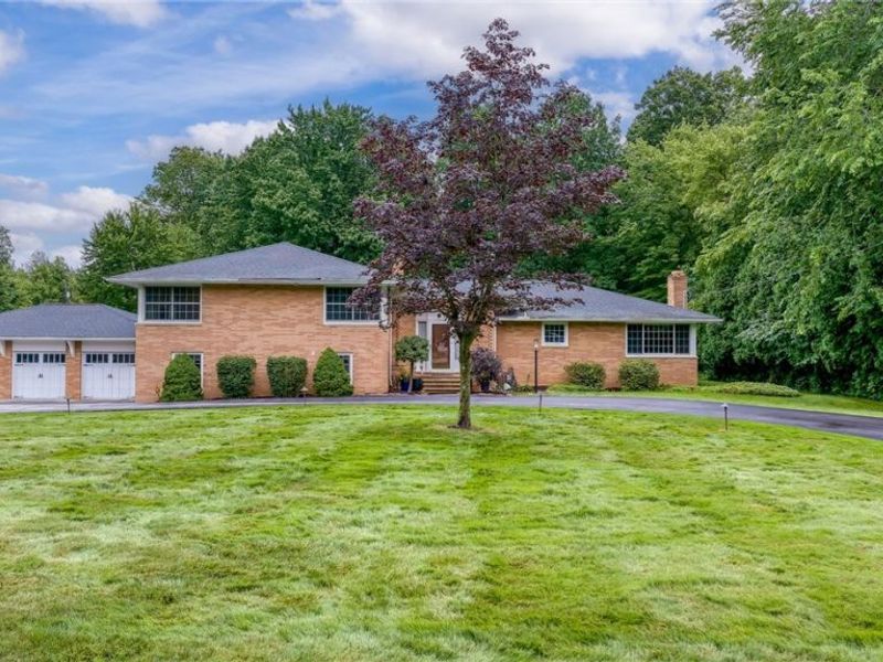 3819 Brainard Road, Woodmere, OH 44122 Photo 2