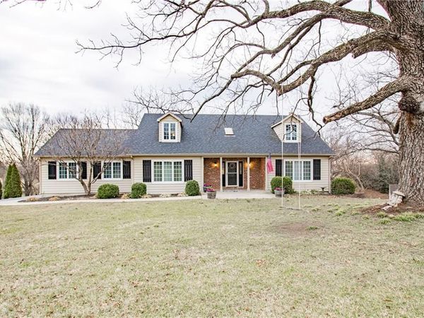 213 NE 51 Road, Warrensburg, MO 64093