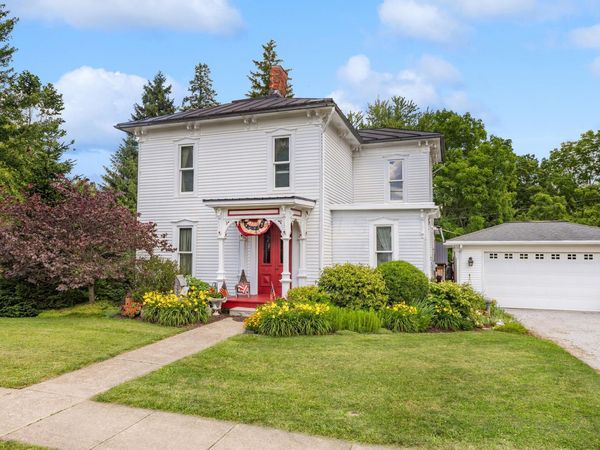 194 S Hartford Avenue , Centerburg, OH 43011