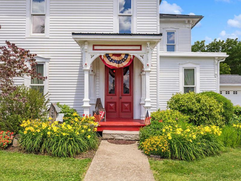 194 S Hartford Avenue, Centerburg, OH 43011 Photo 2