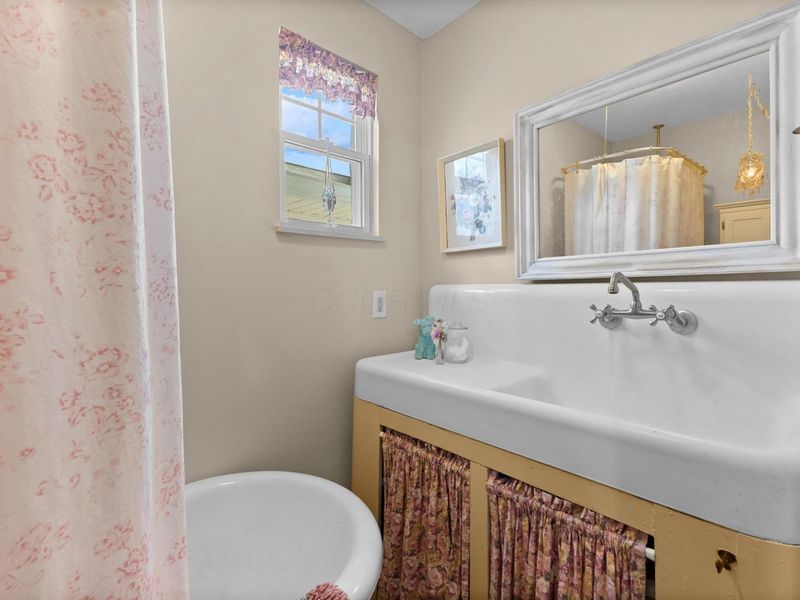 194 S Hartford Avenue, Centerburg, OH 43011 Photo 26