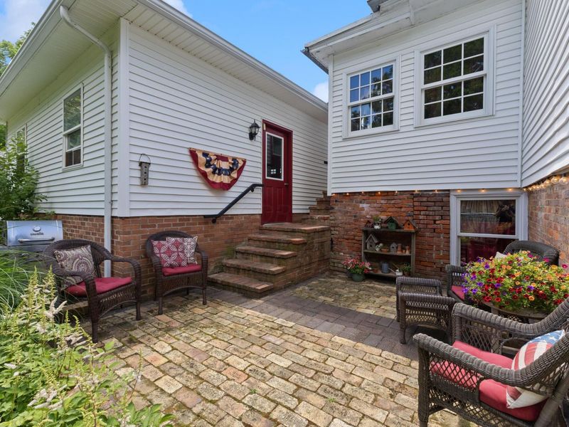 194 S Hartford Avenue, Centerburg, OH 43011 Photo 3
